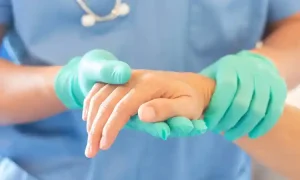 مراقبت های بعد از عمل تاندون مچ دست